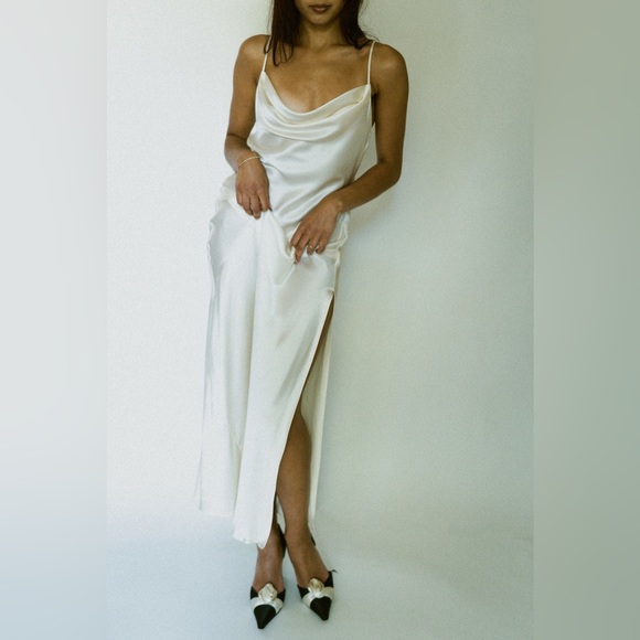 Victoria's Secret Other - Coquette Vintage Victoria’s secret 100% silk slip dress in ivory